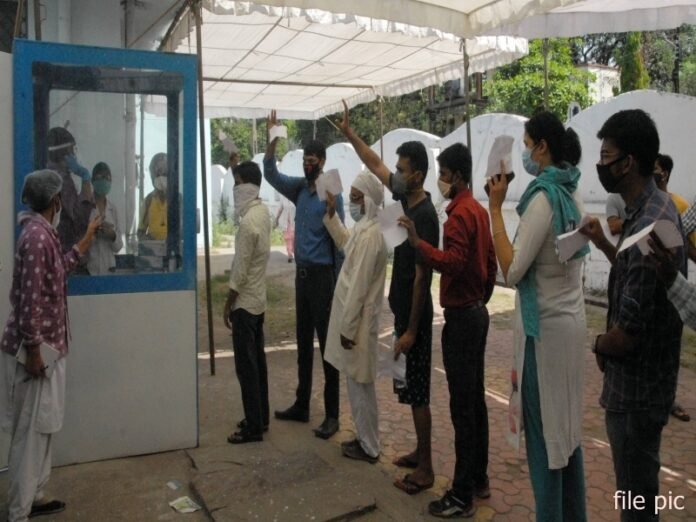 10_02_2022-fever_clinic_bhopal_85851