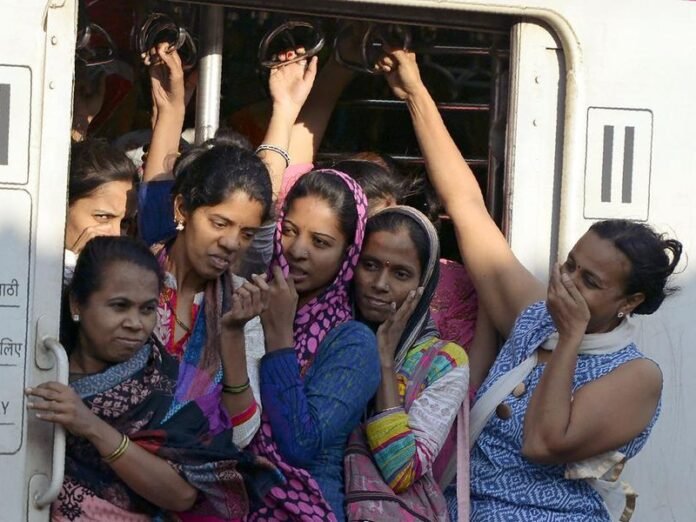 23_02_2022-mumbai_local_trains