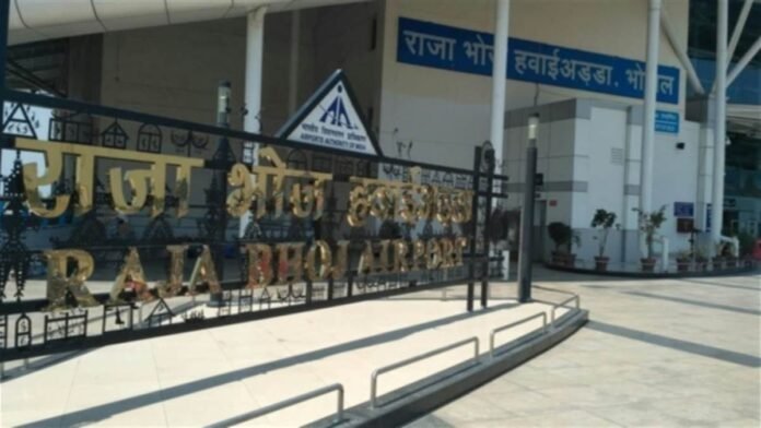 10_11_2022-raja_bhoj_airport_5478