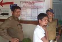 रेलवे स्टेशन में चोरी के लिए रैकी करता युवक गिरफ्तार