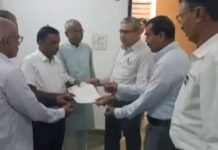 नगर में रात्रिकालीन डी.जे. पर लगाई जाए रोकसख्ती की मांग को लेकर डहरवाल कलार समाज संगठन ने सौपा ज्ञापन