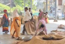 पुरूष प्रधान देश में अधिकारो से कोसो दूर महिलाऐं