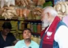 ‘उन्होंने मेरा नाम पूछा और कहा…’, झालमुड़ी खिलाने वाले दुकानदार से PM मोदी ने क्या-क्या की बात?