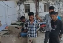 सामने आ रहे अज्ञात वाहन की तेज लाइट से चौधाई आँखे