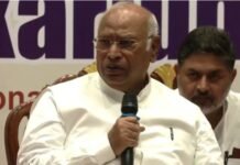 कांग्रेस अध्यक्ष मल्लिकार्जुन खड़गे ने की पीएम मोदी पर विवादित टिप्पणी, PM को बताया आतंकवादी