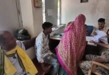 पेड़ से टकराई मोटरसाइकिल: व्यक्ति की उपचार के दौरान मौत