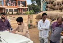 बिना दस्तावेजों के मिर्ची का परिवहन कर रहे दो वाहनो पर हुई कार्यवाही