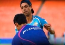 हाथ मिलाने आए नेहरा के वैभव सूर्यवंशी ने छुए पैर, क्रिकेट फैंस बोले- संस्कार हों तो ऐसे