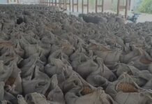 सर्वर ठप और बारदाने की किल्लत, खरीदी केन्द्र पर परेशान हो रहे अन्नदाता