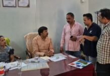 जनसुनवाई में पूर्व मंत्री प्रदीप जायसवाल ने सुनी जनता की समस्या