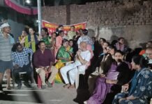 बूढी शराब दुकान हटाने की मांग तेज, महिलाओं के प्रदर्शन को मिला रहा जनप्रतिनिधियों का समर्थन,नपा. अध्यक्ष ने पुलिस अधीक्षक से की सुरक्षा व्यवस्था की मांग, वार्ड पार्षद भी आंदोलन में हुईं शामिल