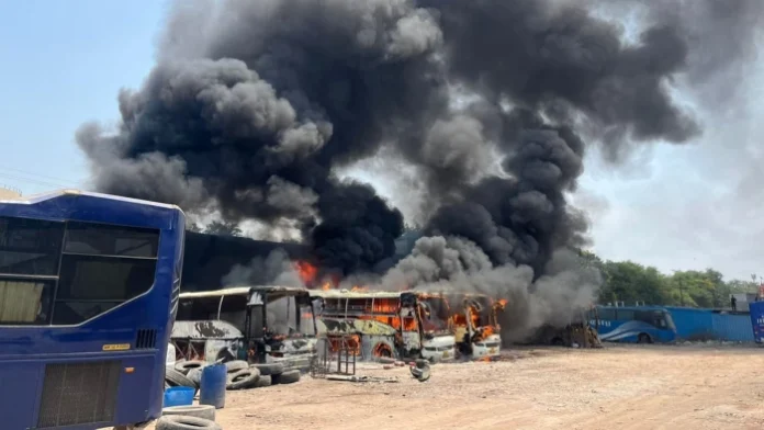 11_05_2026-fire_in_buses_indore_mp_2026511_125154_m