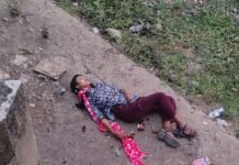 नाबालिक लड़की के हत्यारे को जल्द किया जाए गिरफ्तारभरवेली,हीरापुर के ग्रामीणों ने थाना प्रभारी से की मुलाकात, सौपा ज्ञापन