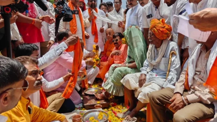 22_05_2026-dhar_bhojshala_me_samman_kiya_2026522_131226_m (1)