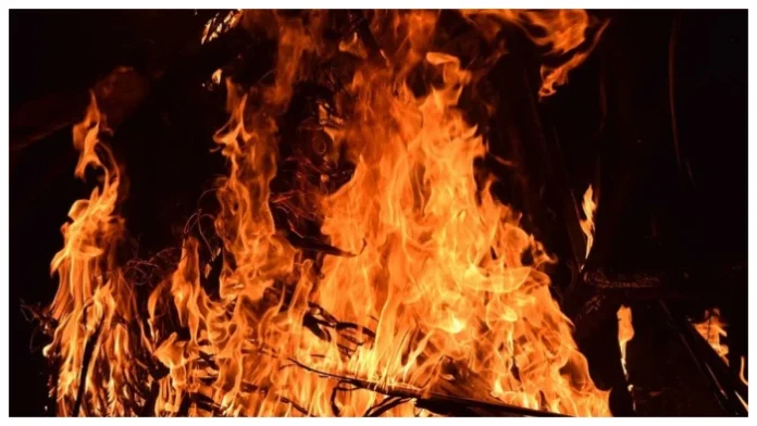 27_05_2026-fire_in_mauganj_27_m