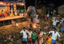 मंच पर हो रहा था महाभारत का नाटक, नीचे शुरू हो गई असली जंग, बम और पत्थरों से दहला ओडिशा का बरहमपुर का गांव