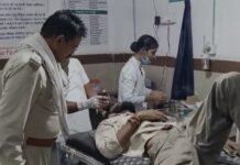 लड़की भगाने की रंजिश में दुकान में घुसकर युवक पर चाकू से हमला