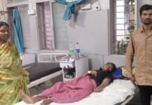 कुएं की जर्जर घिरनी टूटी, पानी भरते समय किशोरी कुएं में गिरने से घायल
