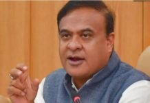 ‘मुझे लात मारने से ऑटोमेटिकली EVM चेंज हो जाएगा क्या? ‘ममता दीदी’ ने लगाया आरोप तो हिमंता ने दे दिया जवाब