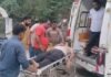 अनियंत्रित बाराती वाहन ने स्कूटी को मारी जोरदार टक्कर, चालक घायल