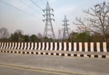 गर्रा रेलवे ओवरब्रिज की ऊंचाई को लेकर उठे सवाल,