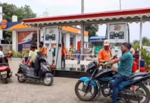 Petrol Diesel Supply: देश में पेट्रोल-डीजल की कोई कमी नहीं, पैनिक बाइंग से बचें, इंडियन ऑयल ने दिया भरोसा