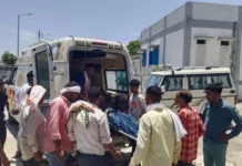 ट्रक पर सवार थे 140 बाराती, खंडवा जिले में पलटने से 100 से ज्यादा हुए घायल; 10 की हालत गंभीर