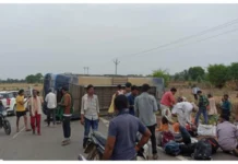 सतना में अनियंत्रित होकर बस पलटने से 24 से ज्यादा लोग घायल, तीन की हालत गंभीर