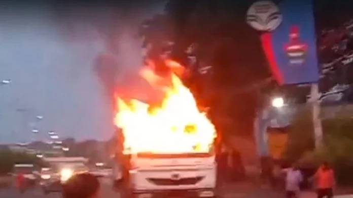 10_06_2026-fire_in_truck_mp_news_2026610_122659_m