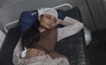 ट्रेन में चढ़ते समय छात्रा को आया चक्कर, प्लेटफॉर्म पर गिरकर हुई घायल