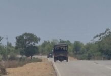 विकास के दावों के बीच बदहाली के आंसू रो रहा सरंडी का यात्री प्रतीक्षालय