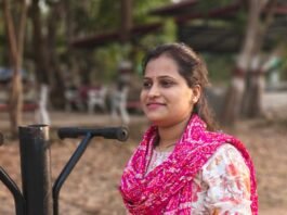 कान्हा घूमने जा रहे परिवार की कार बस को साइड देते समय पलटी-महिला की मौत
