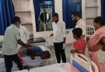 बाड़ी विवाद के चलते अधेड़ ने किया कीटनाशक का सेवन, हालत गंभीरप्राथमिक उपचार कर बेहतर उपचार के लिए किया गया जिला चिकित्सालय रिफर