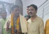 दतिया में नाराज कांग्रेस नेता अवधेश नायक से मिलने पहुंचे भाजपा प्रत्याशी आशुतोष तिवारी; नायक बोले- ‘मेरे लिए दोनों विकल्प खुले’