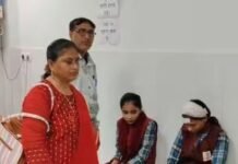 बड़वानी के सीएम राइज स्कूल में चलते क्लास में गिरी छत, 2 छात्राएं लहूलुहान, कलेक्टर जयति सिंह का बड़ा एक्शन