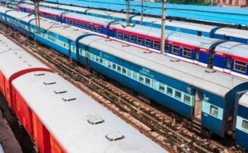 ट्रेन में मिल गई है मिडिल बर्थ? तो रेलवे के नियम के मुताबिक कितने बजे तक सो सकते हैं आप