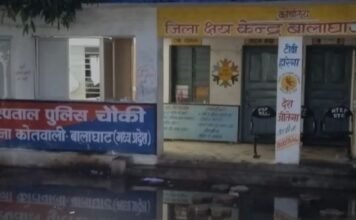 10 साल से जस की तस समस्या: हल्की बारिश में जिला अस्पताल की पुलिस चौकी और जिला क्षय केंद्र के सामने भर जाता है पानी