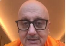 ‘मैं नेशनल मुद्दा बन चुका हूं…’ राम मंदिर चंदा चोरी पर बोलना Anupam Kher को पड़ा भारी? एक्टर का नया वीडियो हुआ वायरल