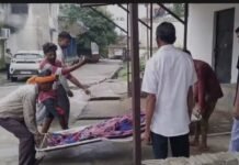 खेत में काम करते समय किसान की संदिग्ध परिस्थितियों में मौत