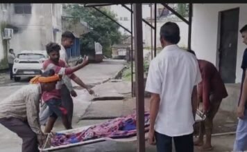 खेत में काम करते समय किसान की संदिग्ध परिस्थितियों में मौत