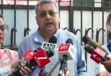 TMC: ममता बनर्जी गुट ने चुनाव आयोग को सौंपा जवाब, बागियों के दावे को बताया ‘फर्जी’