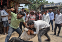 बस स्टैंड पर रास्ता मांगने पर ड्राइवर से की मारपीट