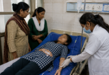 कमरे में विवाद के बाद छात्रा ने खाईं पेरासिटामोल की गोलियां