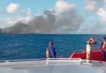 इंडोनेशिया में बीच समुद्र लगी बोट में आग, 131 लोग हैं सवार, बचाव कार्य जारी