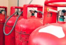 Indane, HP, Bharat Gas ग्राहक ध्यान दें! 31 अगस्त से पहले निपटा लें यह काम, बदल रहे हैं गैस सिलेंडर के नियम