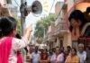 पति का मोहल्ले की भाभी से था अफेयर, पत्नी ने स्पीकर पर चला दी कॉल रिकॉर्डिंग, बदनामी के डर से महिला ने दी जान