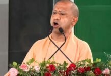 ‘बेटियों को धमकाने वालों के लिए 2 ही जगह…’ देवरिया में योगी आदित्यनाथ ने अखिलेश यादव पर जमकर साधा निशाना