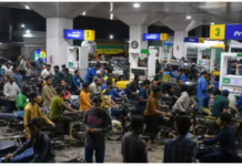 पाकिस्तान में महंगाई की एक और मार, पेट्रोल ₹5.77 और डीजल ₹6.47 प्रति लीटर महंगा, नई दरें लागू