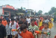 हीरापुर से निकली विशाल कांवड़ यात्रा, भक्ति में डूबे श्रद्धालु