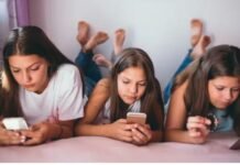18 साल से कम उम्र के बच्चों के Social Media इस्तेमाल पर सुप्रीम कोर्ट सख्त, केंद्र सरकार को नोटिस, अभिभावकों की मंजूरी की मांग